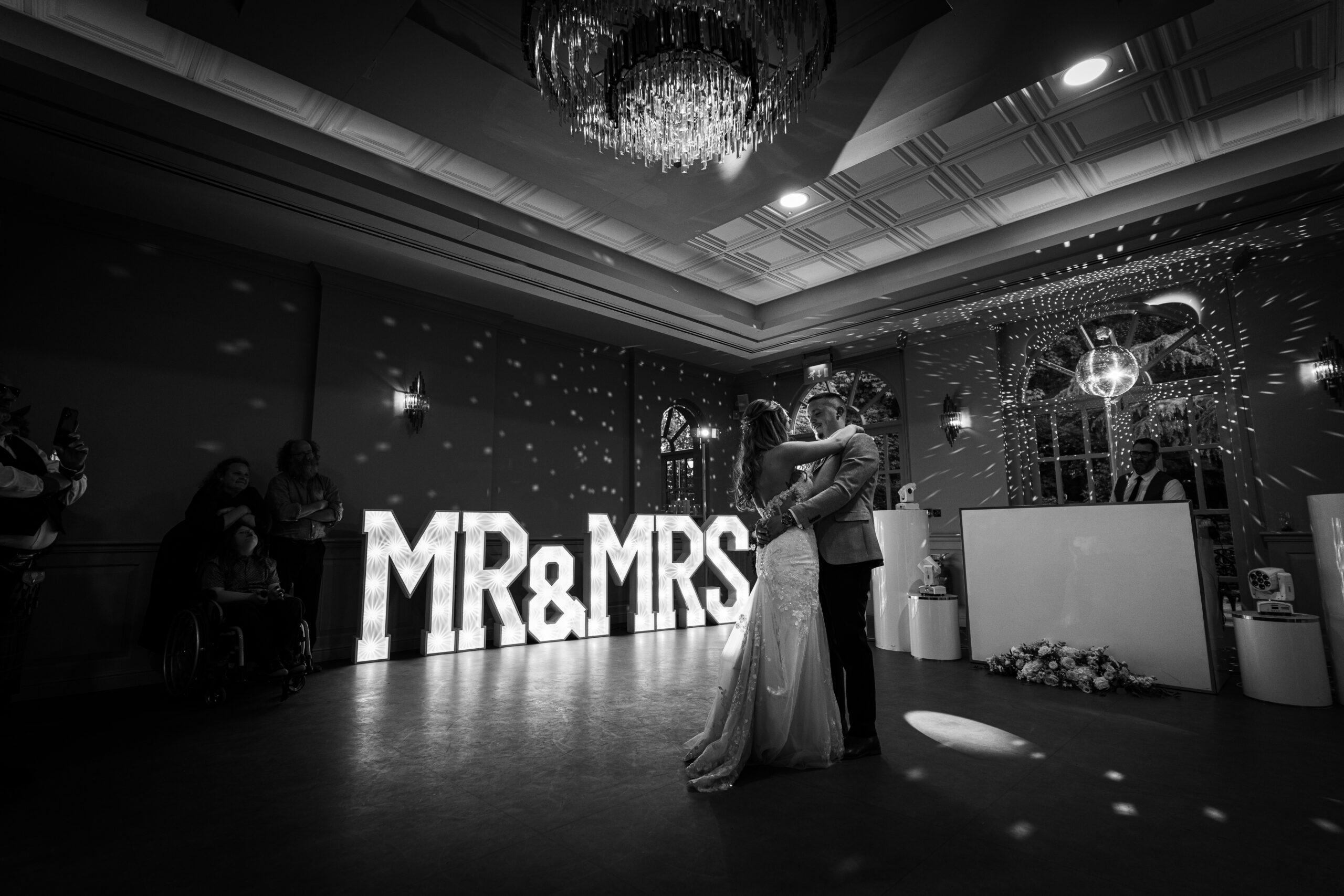 unobtrusive wedding photography